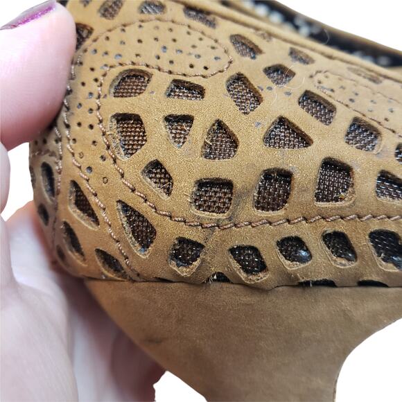 Via Spiga Heels Womens 7.5/52AA Shoes Cutout Brown Pointed Toe Made in Italy - Picture 4 of 8